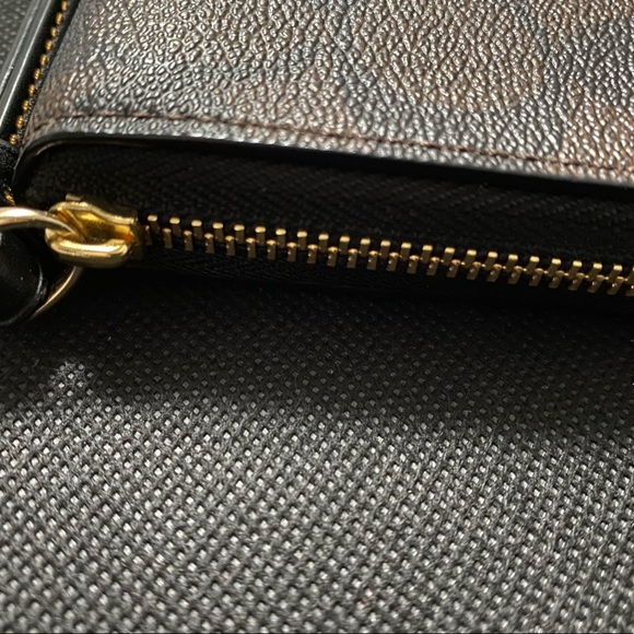 Coach signature canvas apple skyline wallet. - Picture 5 of 14